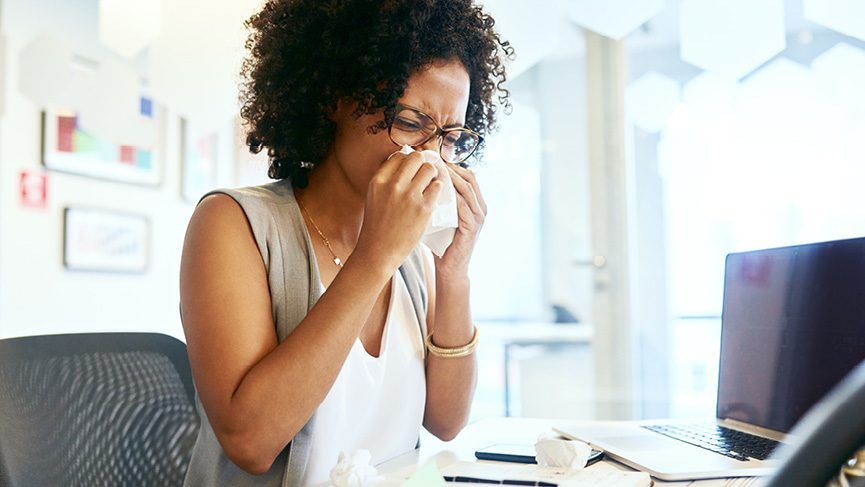 Too hot to handle? Summer in the office: hay fever and other annoyances 